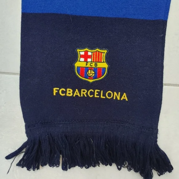 Scarf - Picture 2 of 2